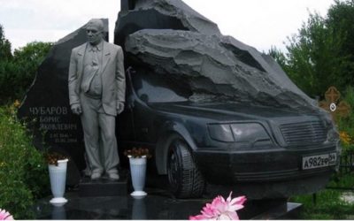 The Glamorous Tombstones of Russian Mobsters From the 90s