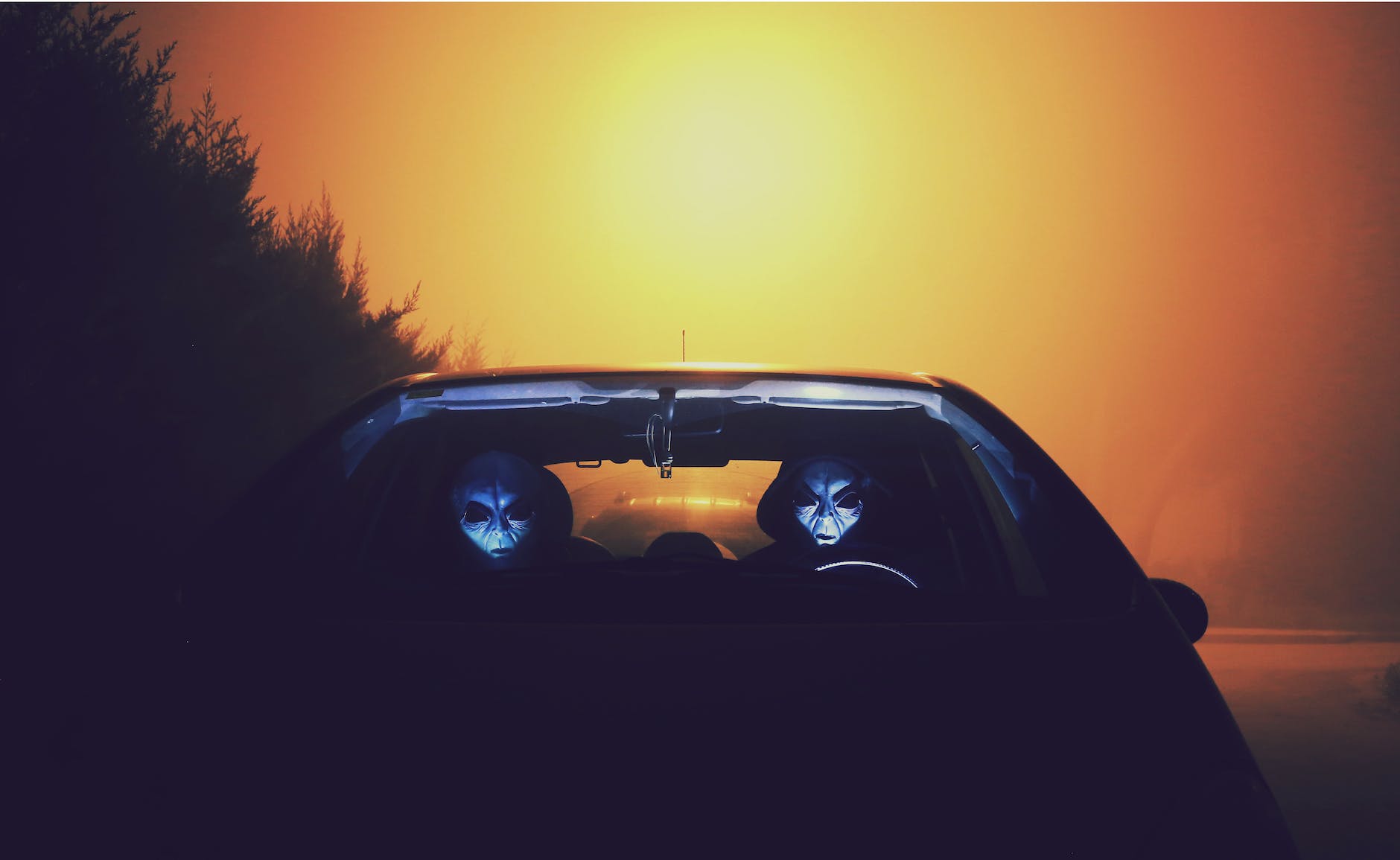 two alien inside car wallpaper