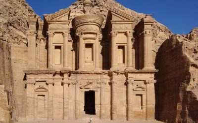 The Enigmatic Beauty of Petra: A Dive into Ancient Arabian History